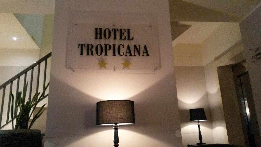 Tropicana Hotel Saint Julian's Exterior photo